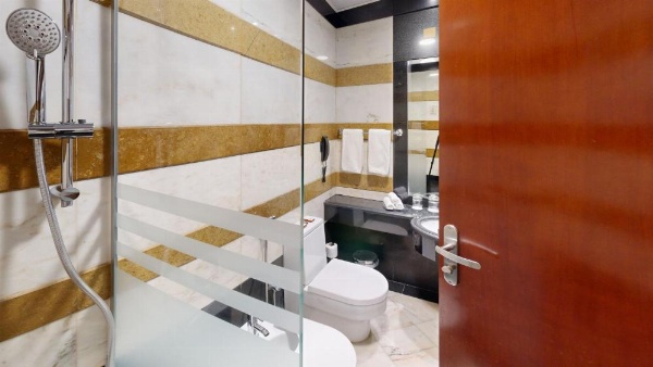 Al Muna Kareem Hotel- EX LEADER image 6